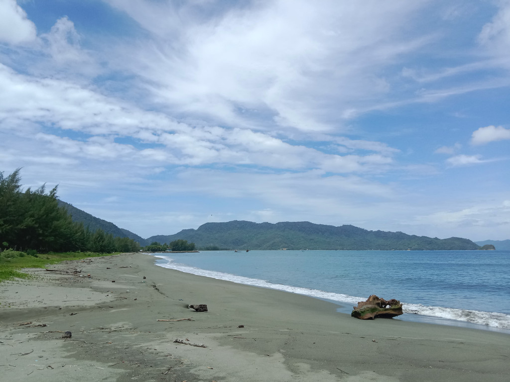 Pantai di Gampong Baro 